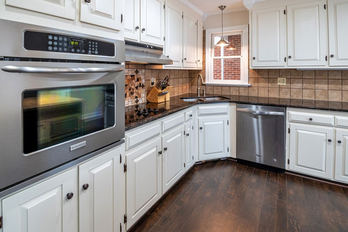 White painted kitchen cabinets