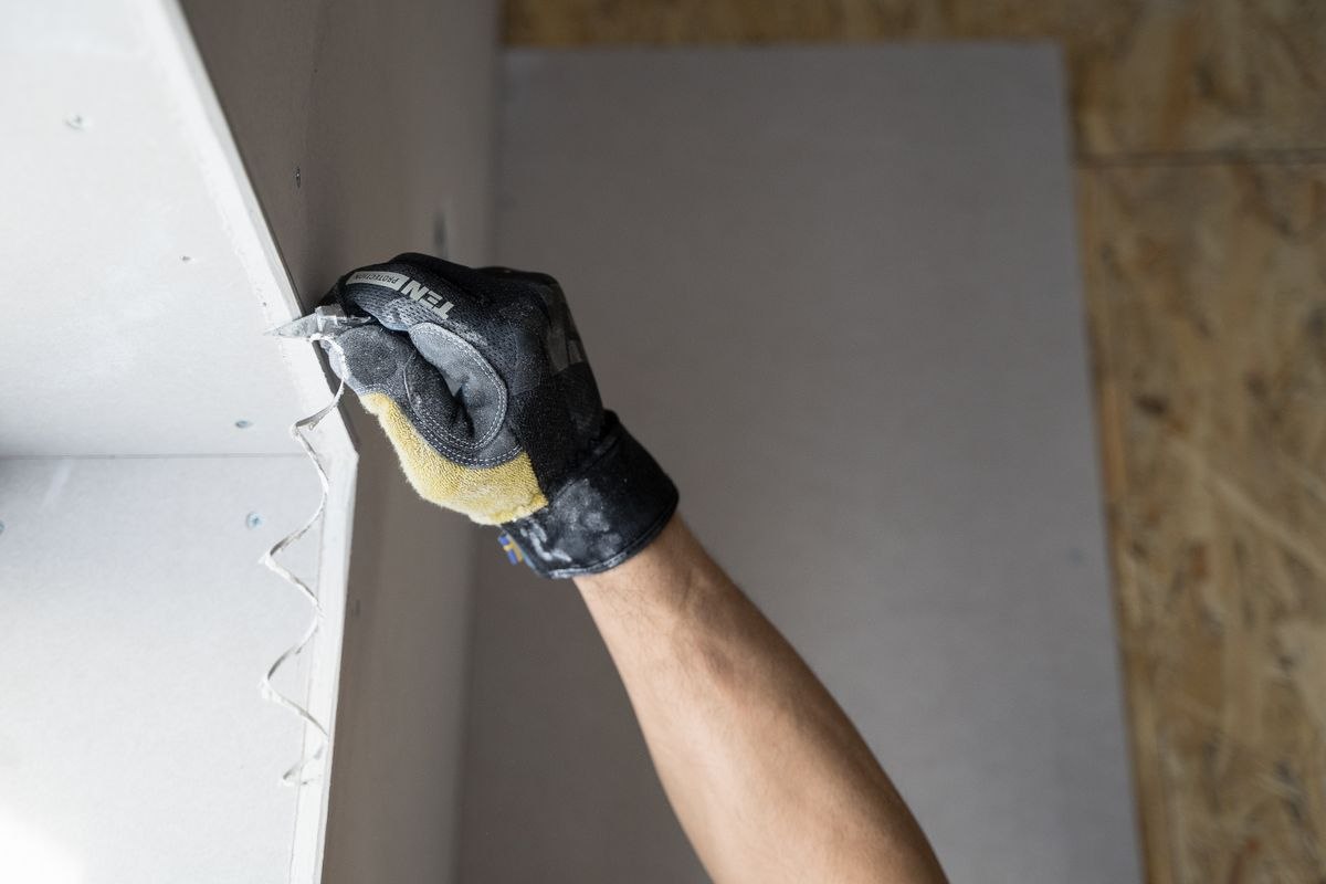 Drywall seam repair before painting